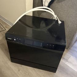 Compact Comfee portable dishwasher