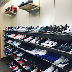 Gf shoes south hill mall for Sale in Puyallup WA OfferUp