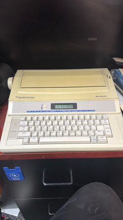 Smith Corona Wordsmith Electric Typewriter