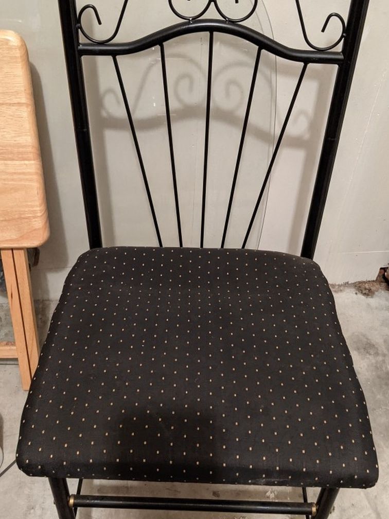 2 Chairs $5