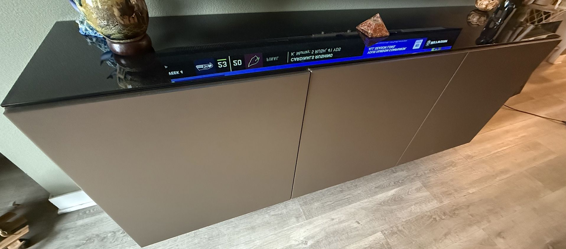 Floating TV Consol