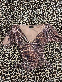 Outcast leopard print crop top🐆🤎