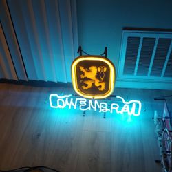 Vintage 1986 Löwenbräu Neon Beer Sign