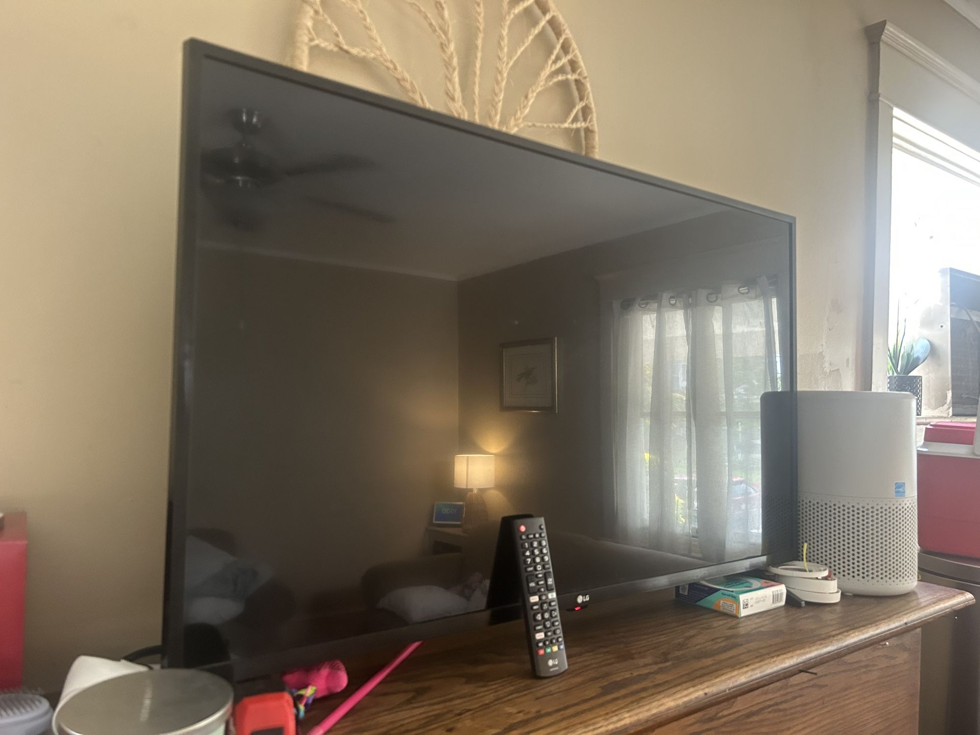 38 Inch LG TV
