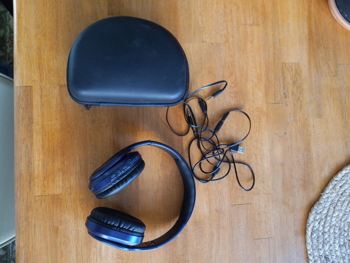 Noise Canceling / Bluetooth Headphones