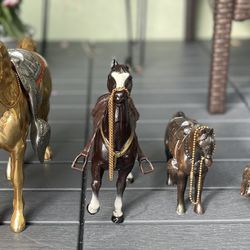 Metal Horse Set