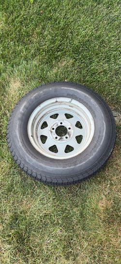 ST205/75D15 Trailer Tire Mounted on 5.50 Rim – Used