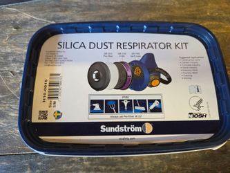 NEW Sundstrom H10-0015 SR 100 Silica Dust Respirator Kit P100 S/M