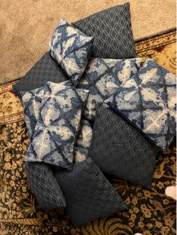 Throw pillows for a Couch