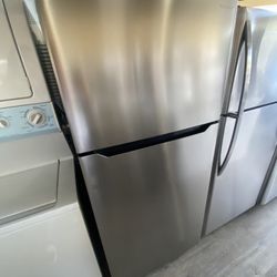 Insignia Refrigerator