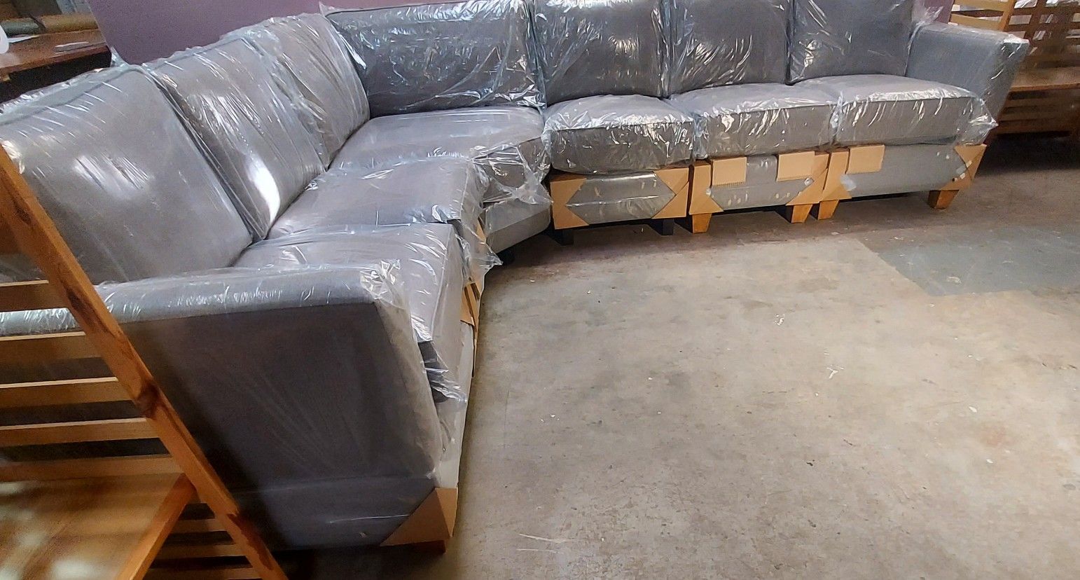 Great offer on a 6-piece sectional with wedge corner for 5 days only! Take advantage!