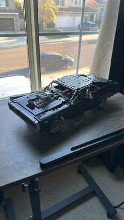 Lego Technics Dom’s Dodge Charger