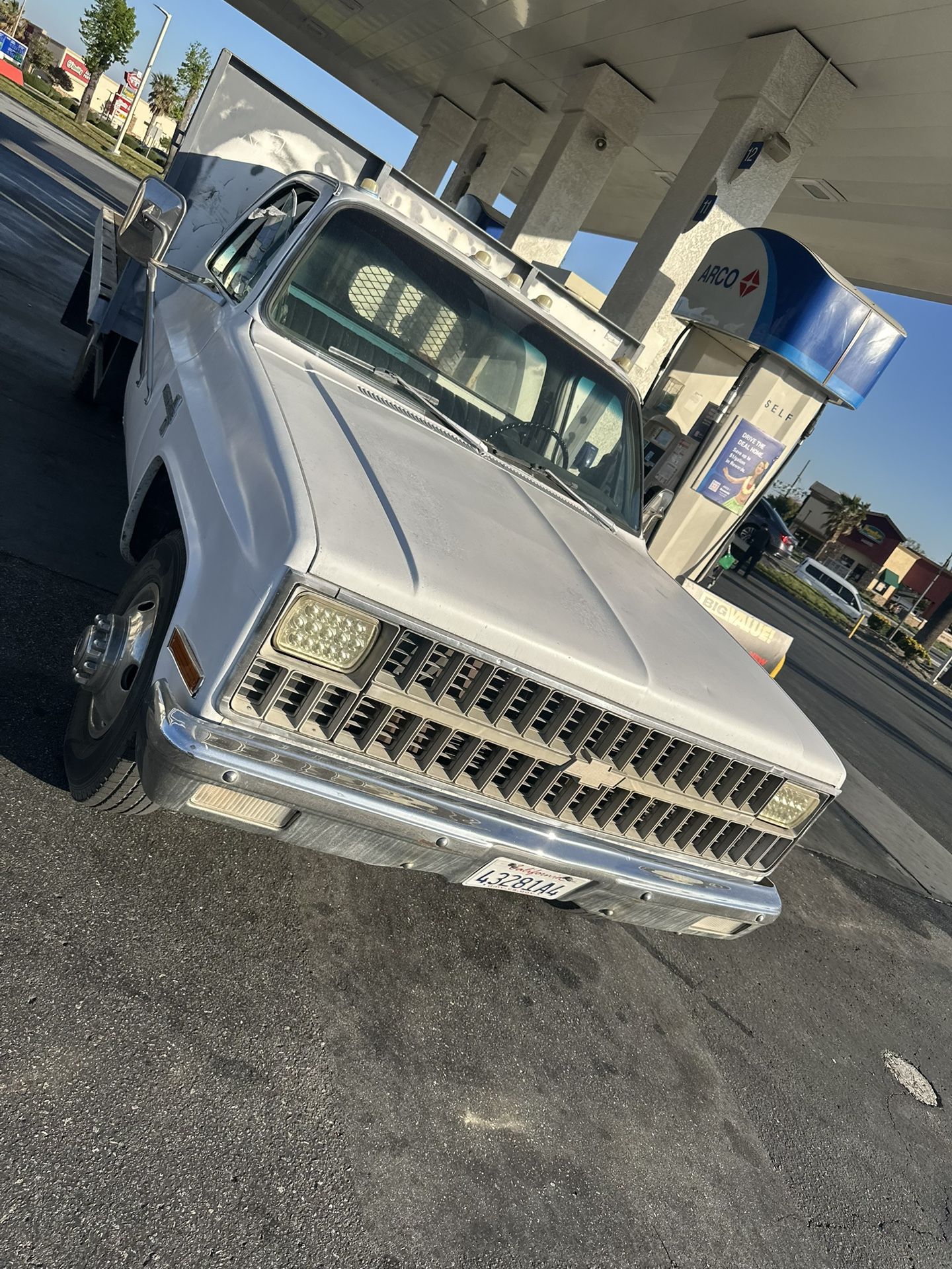 1989 Chevrolet flatbed c30 duely