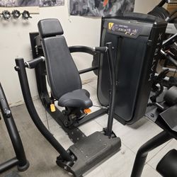 Matrix ultra vertical chest press commercial gym equipment exercise fitness weight machine