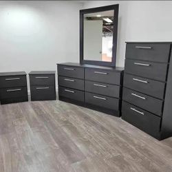 Dresser Whit Mirror  , Chest And Two Nightstands *** Financing Available *** Fast Delivery 