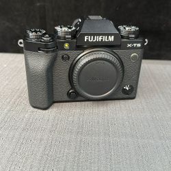 FUJIFILM X-T5 Camera Body 