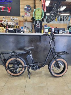 Quest 750W Step Through Black