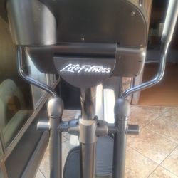 Life Fitness Eliptical