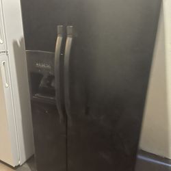 Refrigerator works great everything works I sell them all the time