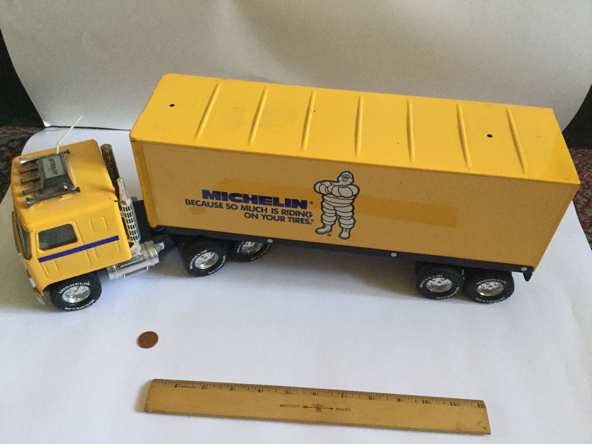 Michelin 18 Wheeler Metal Collectible Toy