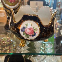 Unique Ceramic Pottery Floral With Gold Trim 