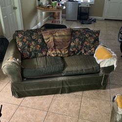 2-3 Couch Set With Couch Covers