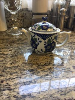 Small tea pot
