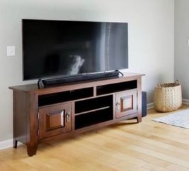 Entertainment center
