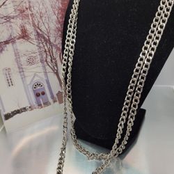 Vintage Rope chain, MONET, SILVER TONE, 18"INCHES LONG, CAN BE USED IN DOBLE STYLE. LIKE NEW, BEAUTIFUL VINTAGE NECKLACE #1093
