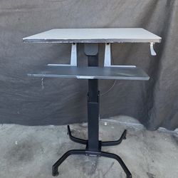 Ergotron WorkFit - PD , Sit - Stand Desk