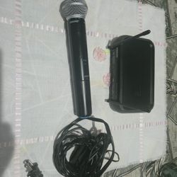 SHURE PGX4 RECEIVER  WITH SM58 W/MICROPHONE 
