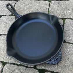 Le Creuset France 26 Black 9” Traditional Round Cast Iron Skillet 🍳 🇫🇷