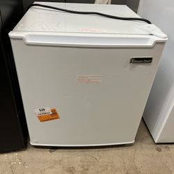 2.6 cu. ft. Mini Fridge in White, ENERGY STAR