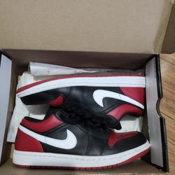 Jordan 1 Low Size 11 With Box