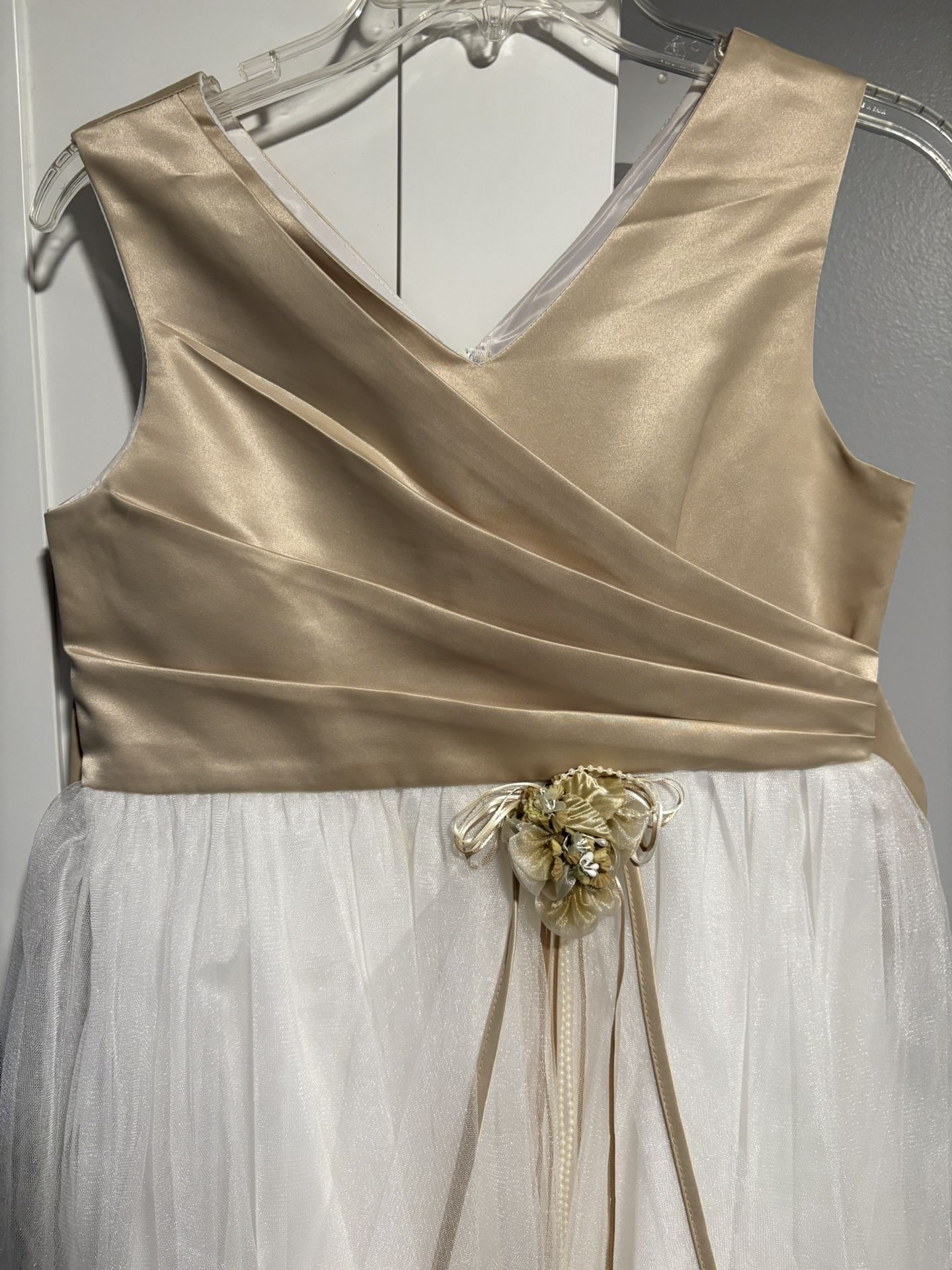 Gold And White Size 14 Dress