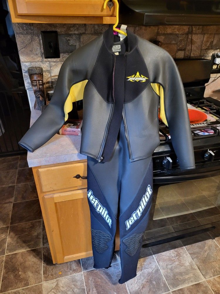 XS Wet suit New. Jet Poliot