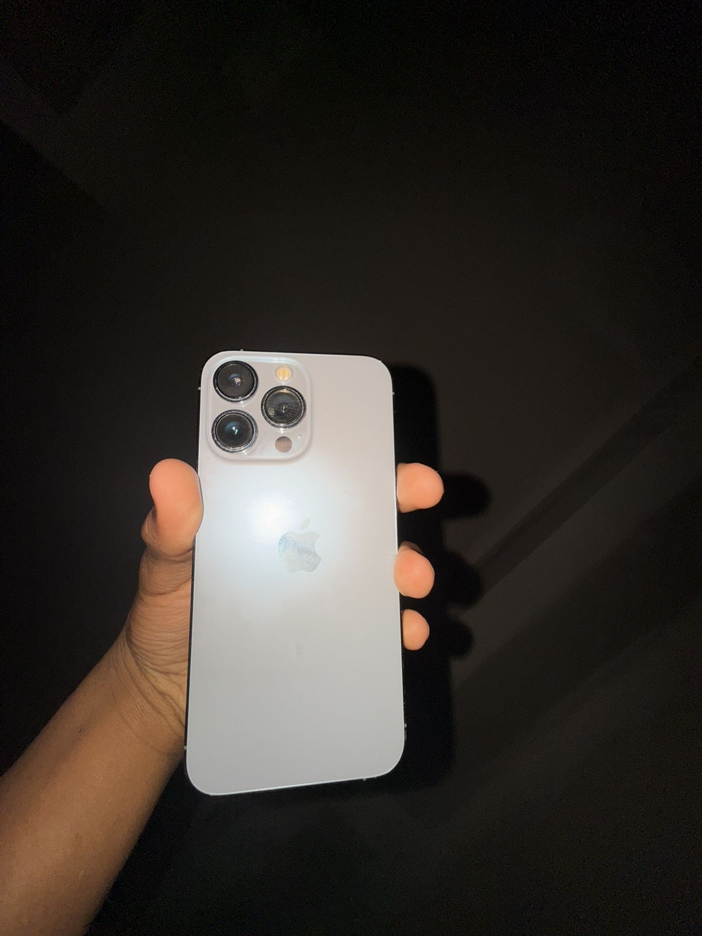 IPHONE 13pro (SIM LOCKED)