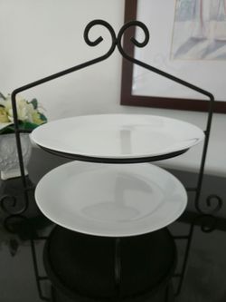 Black wrought iron 2-tier pie / plate server