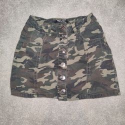 almost famous high rise skirt camo print