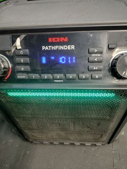 PATHFINDER Portable Speaker Bluetooth AM, FM Entrada para Mic..  bateria en buenas condiciones