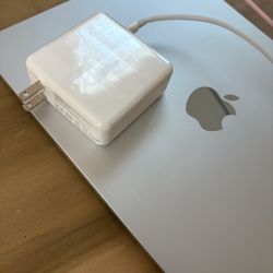 13” MacBook Air M2 Processor