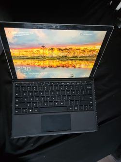 Microsoft Surface Pro 4 i5 4GB RAM 128GB