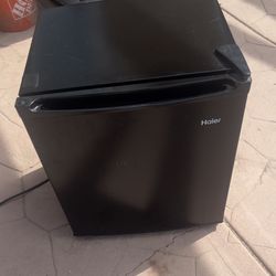 Mini Fridge 1.6 CF