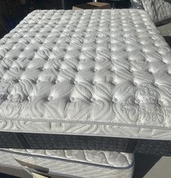 DISPLAY MODEL CALIFORNIA KING MATTRESS ONLY