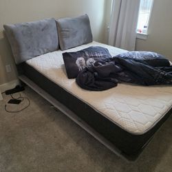 Queen Upostery Bed Nothing Wrong W/it