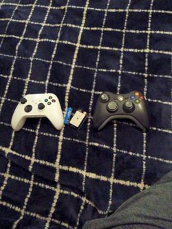 Xbox Wireless Controllers Lot of 2 white controller has stick drift kinda