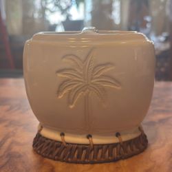 Palm Isle Toothbrush Holder