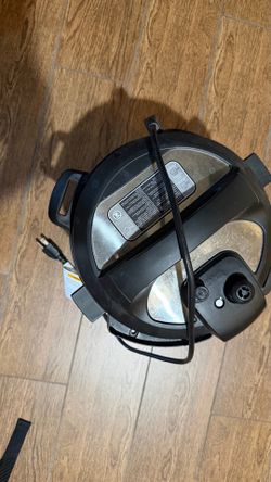 Moving Sales Insta Pot Duo 60 6-quart