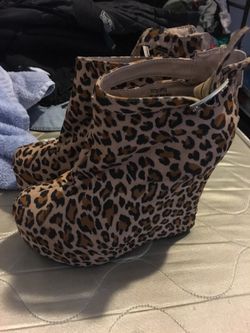 Chetah print wedges size 7