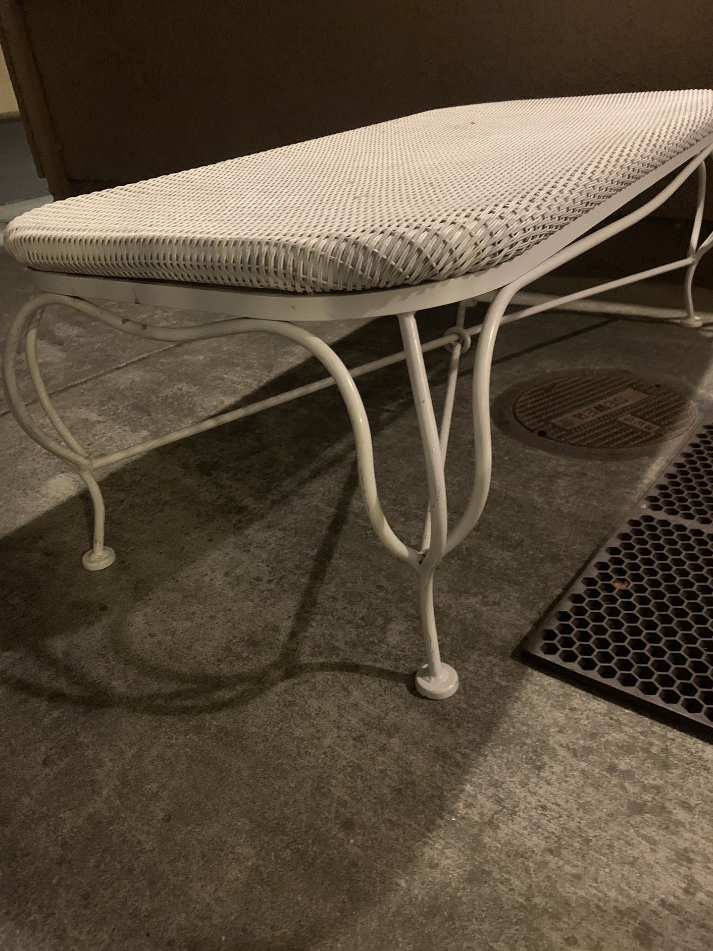 Outdoor Patio Table